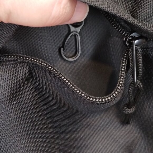 Supreme Logo Strap Black Shoulder Bag SS18 NWT - Picture 5 of 9